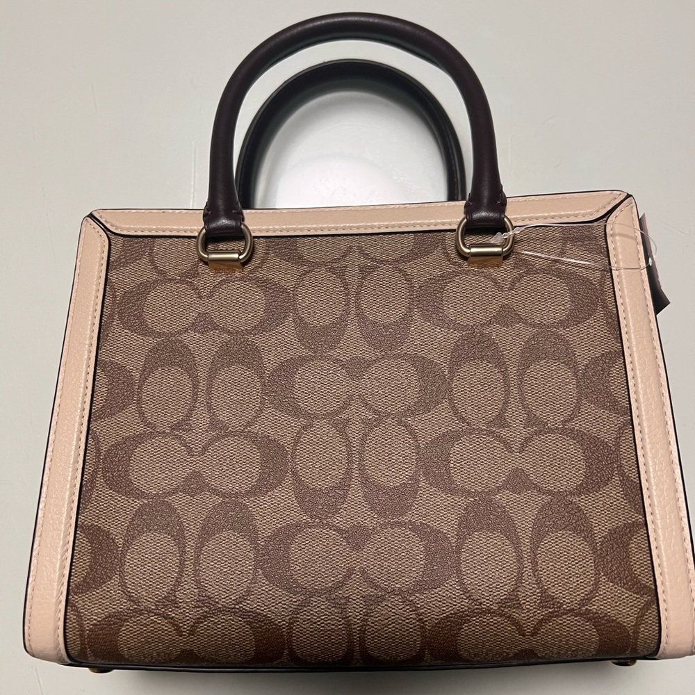 Grace Carryall In Signature - Picture 4 of 6